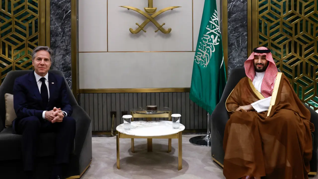 El príncipe heredero de Arabia Saudí, Mohamed bin Salman, se reúne con el secretario de Estado de Estados Unidos, Antony Blinken, en Jeddah el 20 de marzo de 2024 - Evelyn Hockstein / AFP