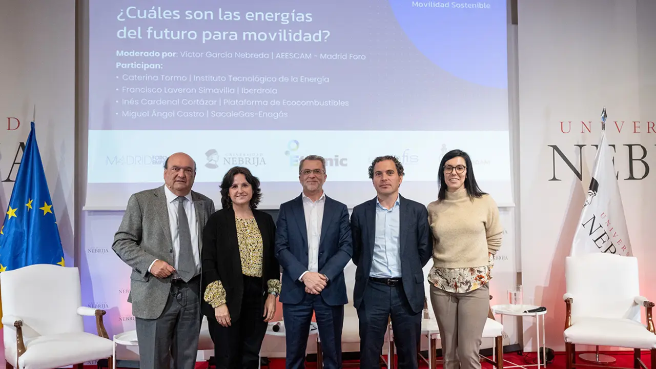 Madrid Foro Empresarial y AEESCAM promueven un debate sobre la energía aplicada al transporte, en una jornada celebrada en la Universidad Nebrija