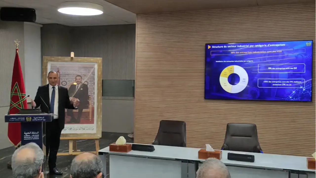 El ministro de Industria y Comercio de Marruecos, Ryad Mezzour, presenta el Barómetro de la  Industria de Marruecos