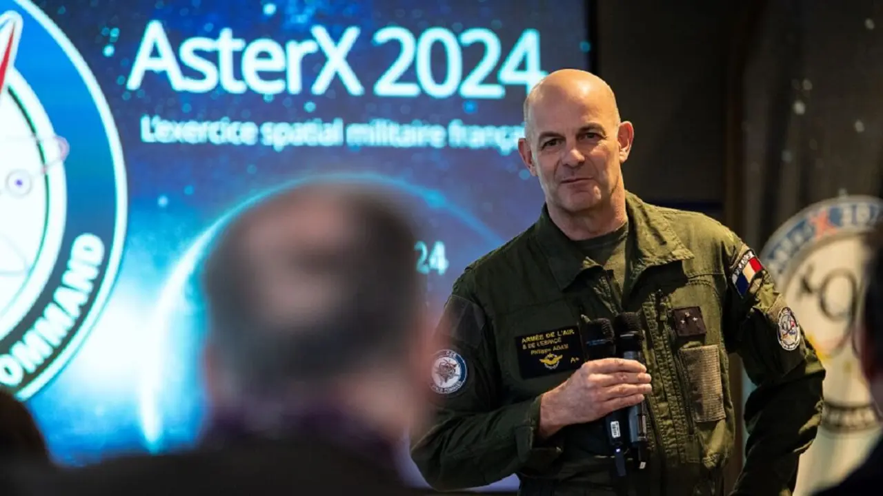 El equipo del general del Aire Phillippe Adam, jefe del Mando del Espacio de Francia, en imagen, ha diseñado AsterX 2024 para capacitar en operaciones espaciales militares en coalición -&nbsp;PHOTO/Morgane Valle-Armée Air Espace&nbsp;