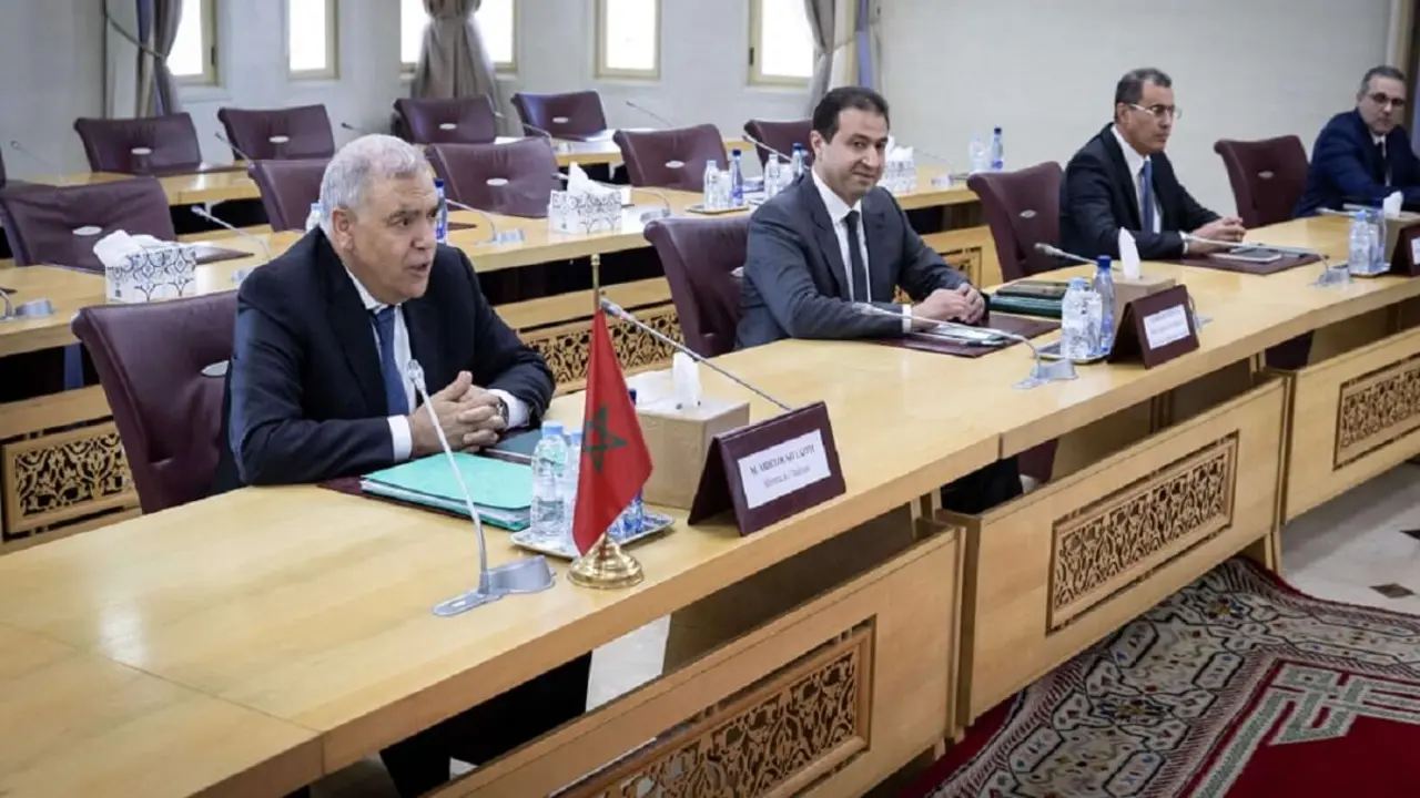 Abdelaouafi Laftit en su reunión con Gérald Darmanin - PHOTO/FADEL SENNA/AFP