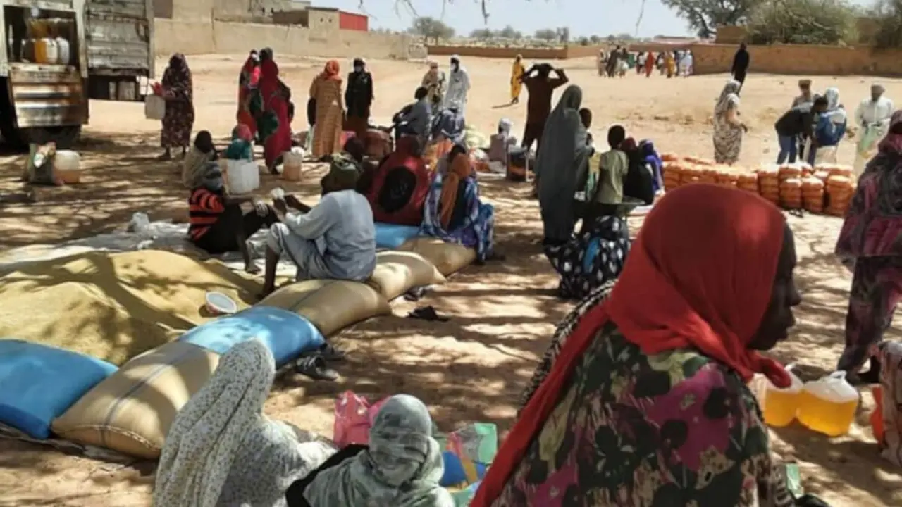 Distribución de alimentos en un operativo de emergencia en Darfur Occidental -© PMA/World Relief