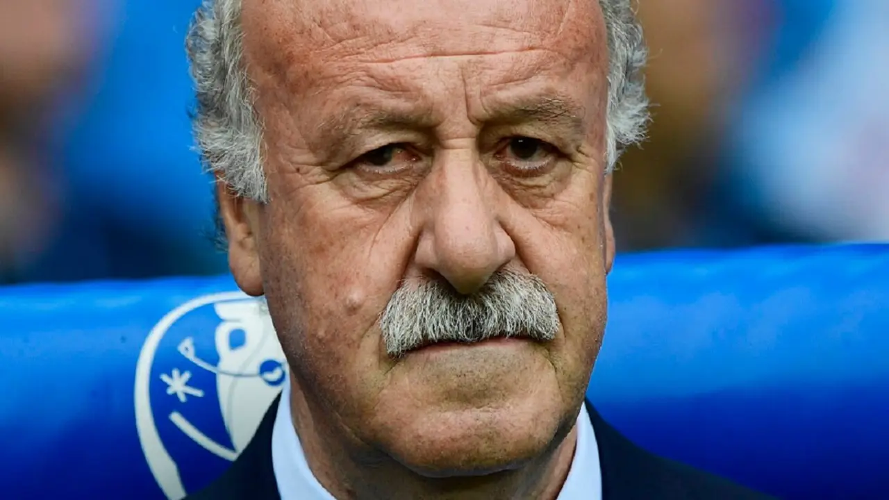 El entonces seleccionador español Vicente Del Bosque asiste al partido de fútbol de octavos de final de la Eurocopa 2016 entre Italia y España en el estadio Stade de France en Saint-Denis, cerca de París, el 27 de junio de 2016 – PHOTO/PIERRE-PHILIPPE MARCOU/AFP