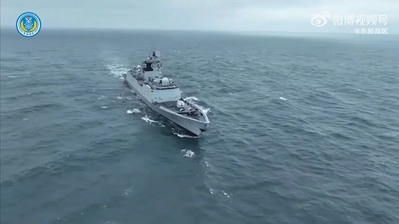 El 23 de mayo, China rodeó a Taiwán con buques de guerra y aviones militares en juegos de guerra destinados a castigar a la isla autónoma después de que su nuevo presidente prometiera defender la democracia - Ejército Popular de Liberación de China (EPL)