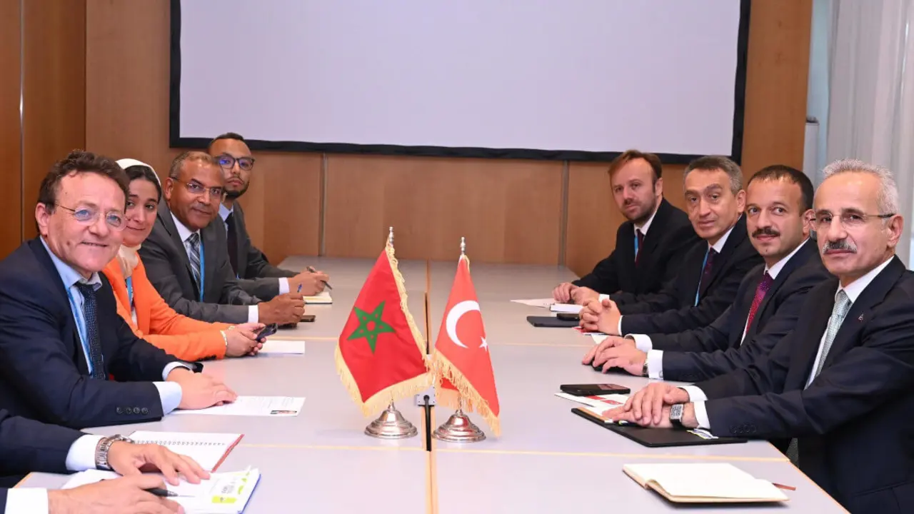 Reunión entre el ministro marroquí de Transporte e Infraestructuras,&nbsp;Mohamed Abdeljalil, y su homólogo turco,&nbsp;Abdulkadir Uraloglu -&nbsp;&nbsp;PHOTO/X/@a_uraloglu