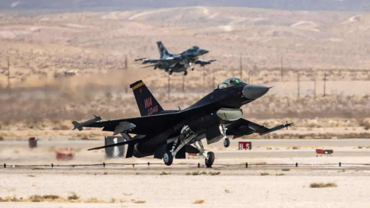 Avion F-16 Viper norteamericano - <a href="https://depositphotos.com/es/?/">Depositphotos</a>