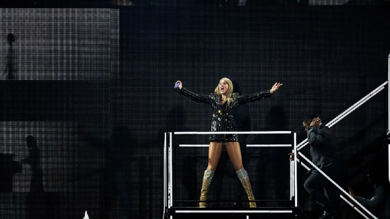 La cantante y compositora estadounidense Taylor Swift – PHOTO/JEFF PACHOUD/AFP