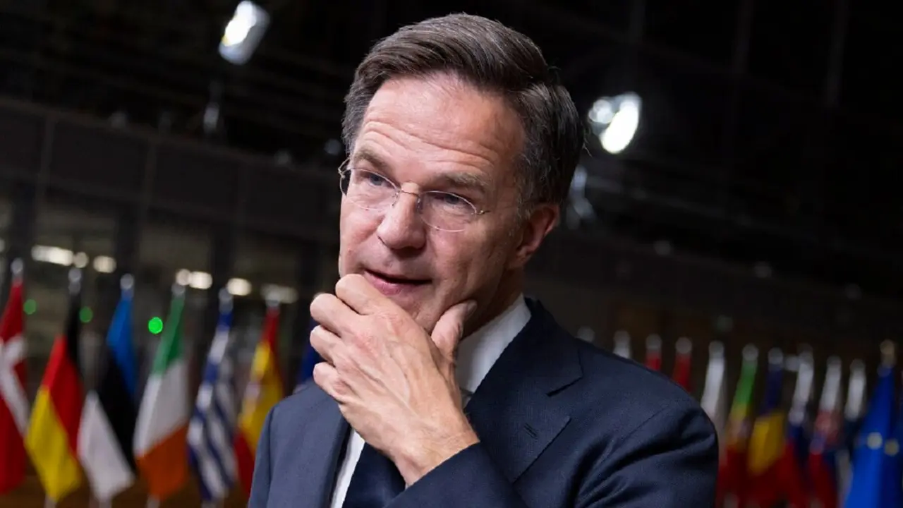 El primer ministro holandés, Mark Rutte, se dirige a la prensa al término de la reunión informal de líderes europeos en Bruselas, el 17 de junio de 2024 – PHOTO/Diego Ravier/Hans Lucas/Hans Lucas vía AFP)