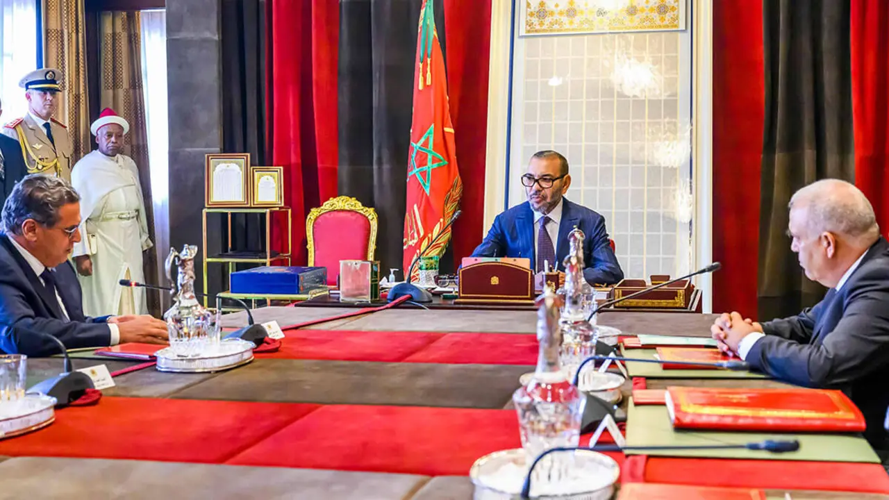 El rey Mohammed VI, preside una reunión de trabajo - PHOTO/MAP