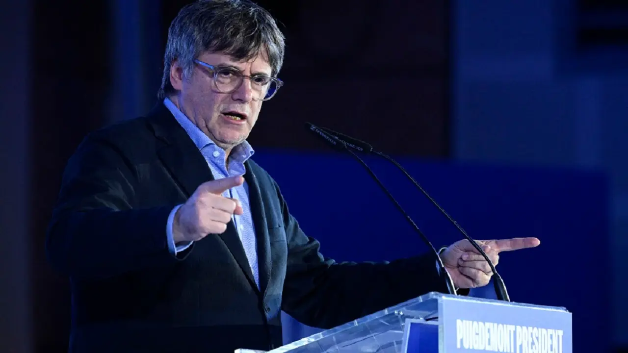 El líder separatista catalán y candidato del partido político Junts per Catalunya - JxCat, Carles Puigdemont – PHOTO/Josep LAGO/AFP