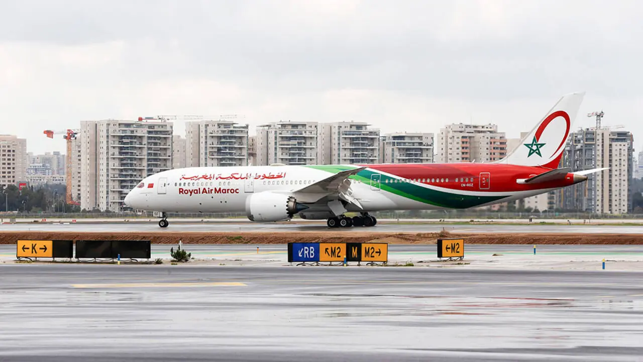 Un avión Boeing 787-9 Dreamliner de Royal Air Maroc (RAM) aterriza en el aeropuerto Ben Gurion de Israel en Lod  - AFP/ JACK GUEZ