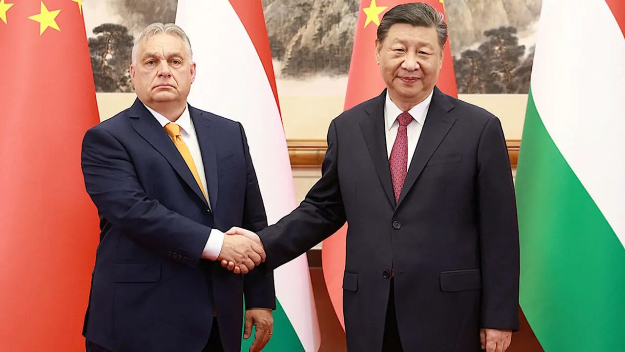 <p>El presidente chino, Xi Jinping, se reúne con el primer ministro húngaro, Viktor Orban, en la Casa de Huéspedes Estatal Diaoyutai en Pekín, China, el 8 de julio de 2024 - PHOTO/CHINA DAILY vía REUTERS&nbsp;</p>
