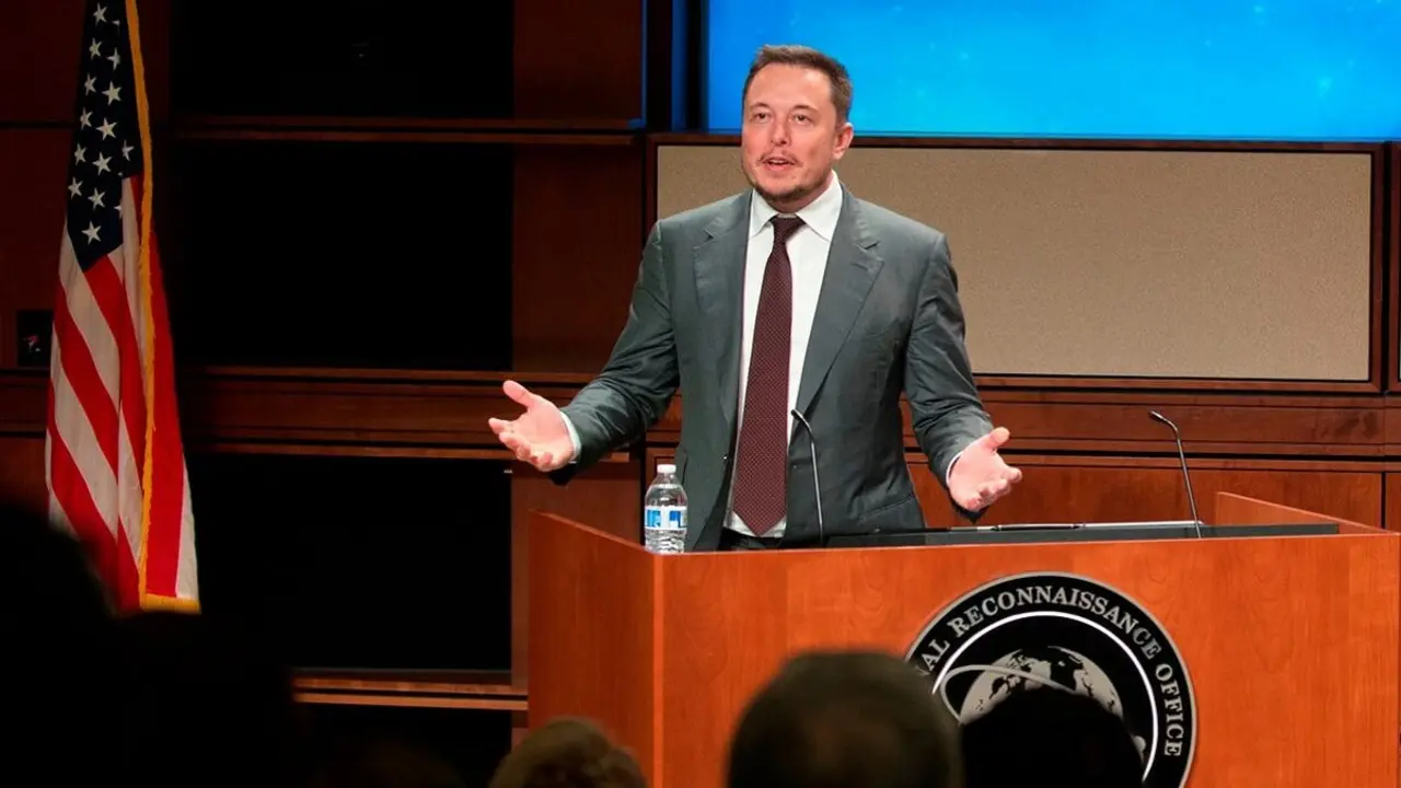 Elon Musk ha sabido edificar un imperio industrial espacial alrededor de SpaceX y el Falcón 9, pero ahora no le queda más remedio que parar, reconstruir y volver a poner en vuelo el cohete que monopoliza el sector -&nbsp;PHOTO/NRO vía Twitter/X&nbsp;