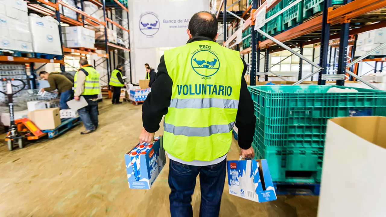 <p>Voluntarios de la campaña 'Ningún hogar sin alimentos' de la Fundación "La Caixa" - PHOTO/ Fundación "la Caixa"</p>
