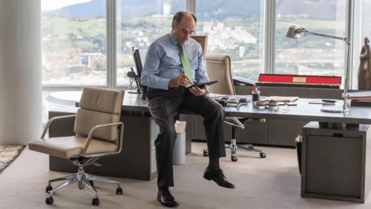 <p>Ignacio Galán, presidente de Iberdrola, en su despacho</p>
