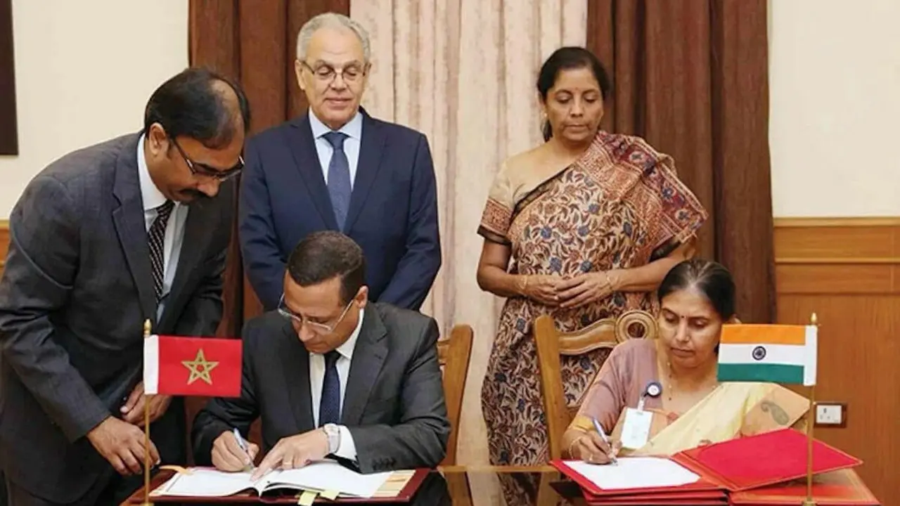 <p>Firma en Nueva Delhi del Memorándum de Entendimiento entre India y Marruecos sobre "Cooperación en los usos pacíficos del Espacio Exterior” - PHOTO/CEDIDA</p>

