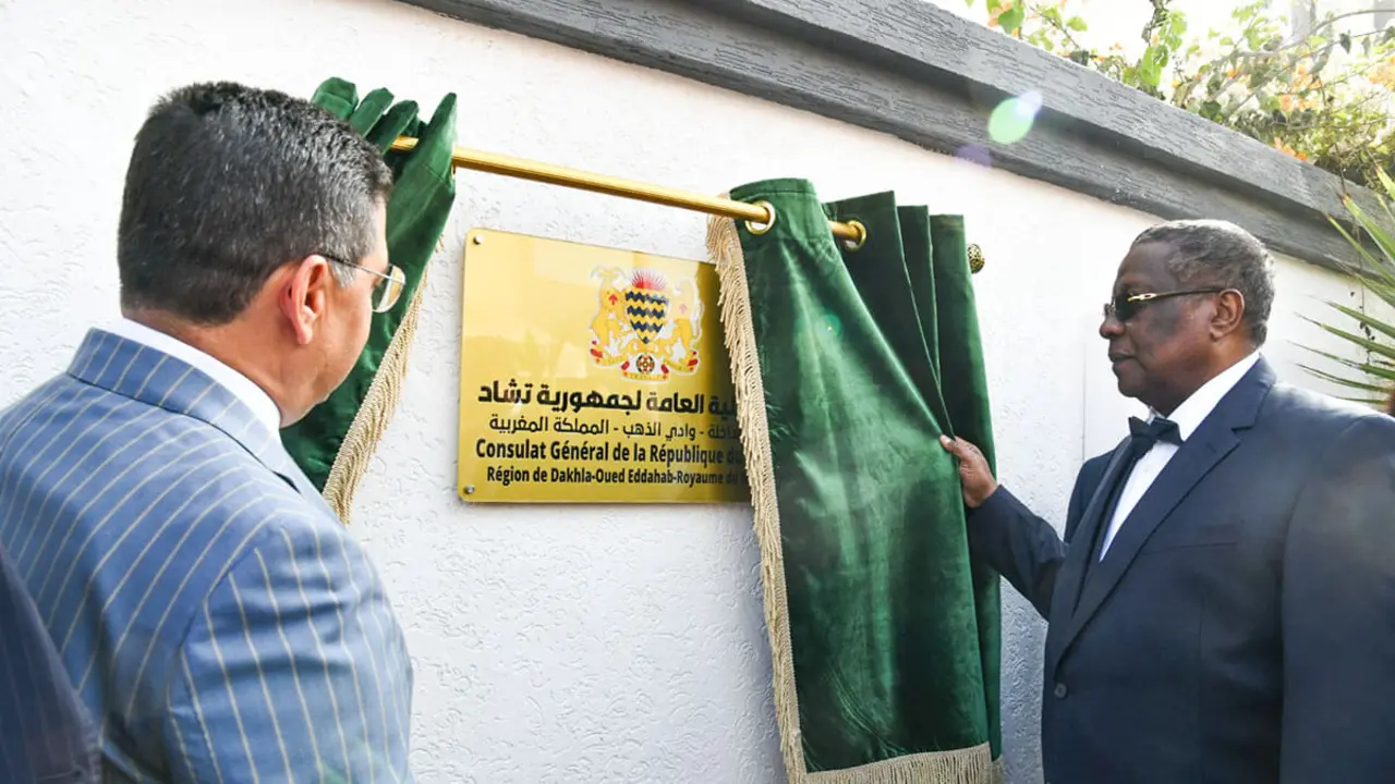PHOTO/@MarocDiplomatie - Nasser Bourita y su homólogo chadiano, Abderaman Koulamallah, inauguraron hoy el Consulado General de la República del Chad en Dajla