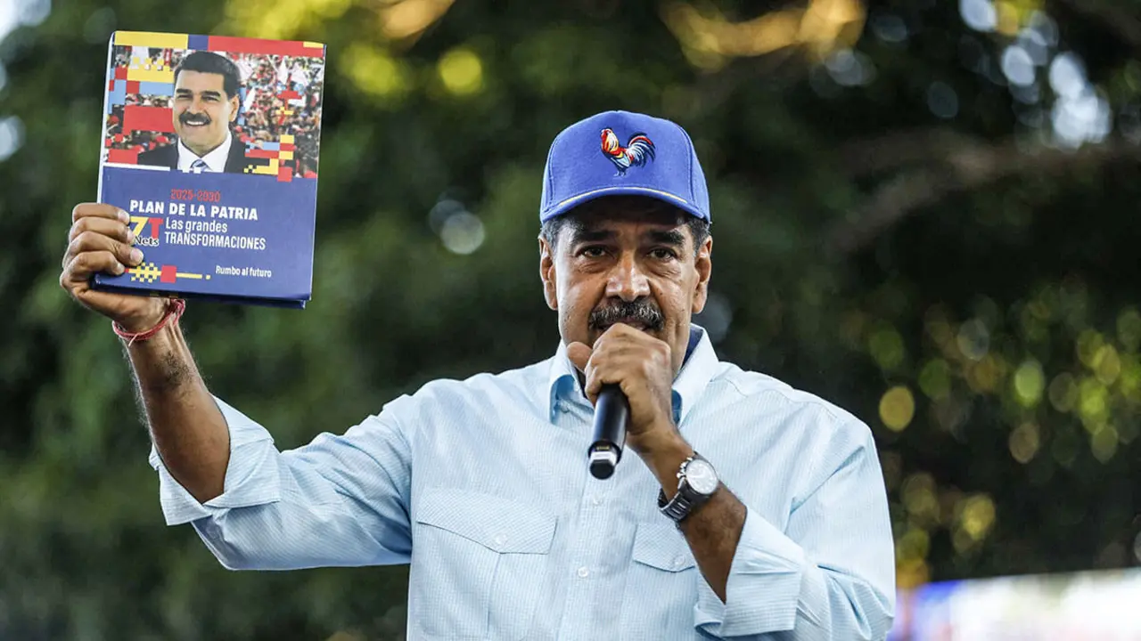 El presidente venezolano Nicolás Maduro habla durante un mitin para defender la supuesta victoria en las elecciones presidenciales en Caracas el 17 de agosto de 2024 - PHOTO/AFP