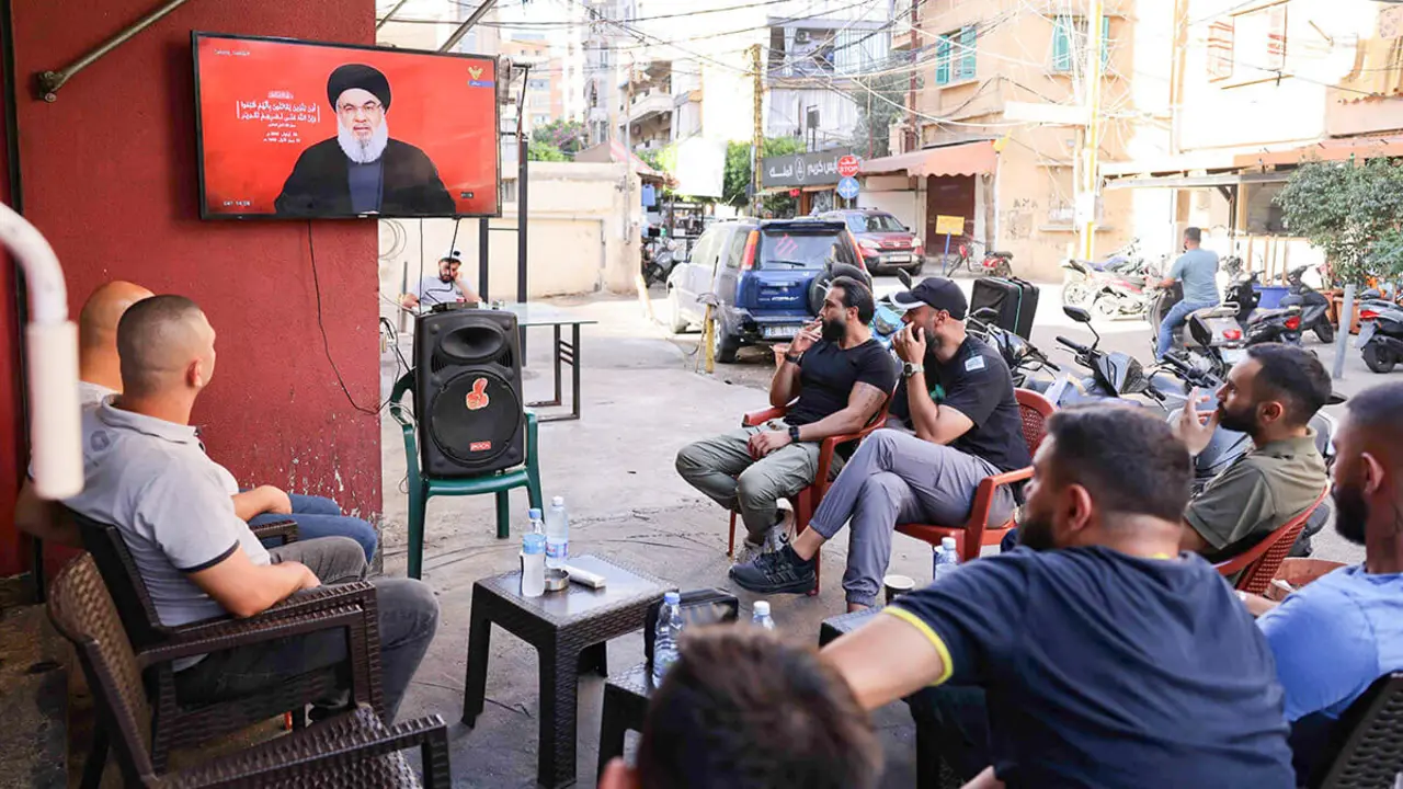 Nasrallah dijo durante su discurso que Israel había asestado un golpe sin precedentes a su grupo, cruzando todas las líneas rojas con explosiones de dispositivos que mataron a 37 personas e hirieron a casi 3.000 en dos días - AFP/ ANWAR AMR