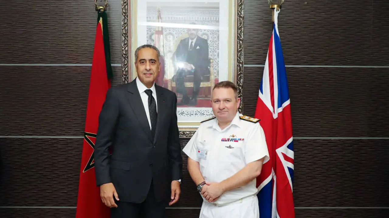 <p>Abdellatif Hammouchi, director general de Seguridad Nacional y Vigilancia del Territorio Nacional junto al vicealmirante Edward Algren, asesor militar jefe británico para Oriente Medio y África del Norte - PHOTO/ @DGSN_MAROC</p>
