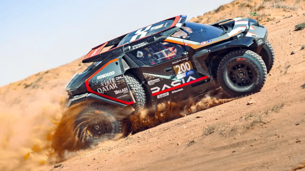 Modelo Dacia Sandriders en una de las etapas del Rally de Marruecos - PHOTO/GRUPO DACIA