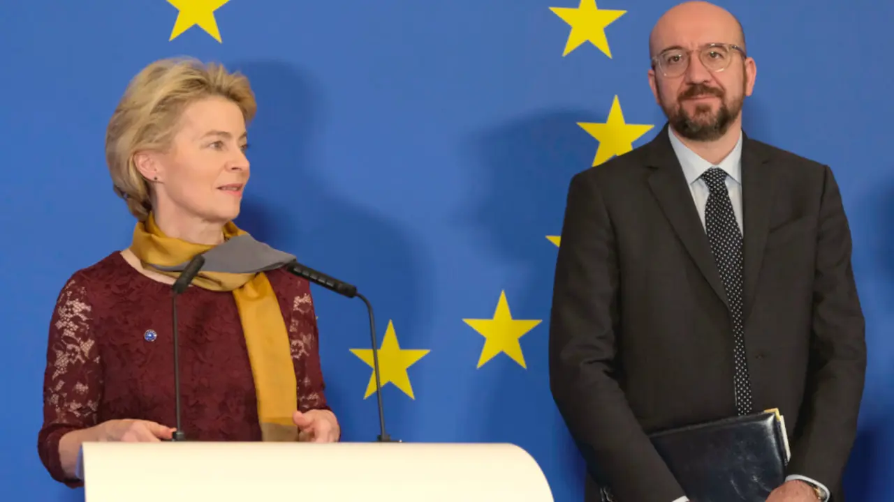 Úrsula Von der Leyen, presidenta de la Comisión Europea y Charles Michel, presidente del Consejo Europeo- <a target="_blank" href="https://depositphotos.com/es/home.html?/">Depositphotos</a>