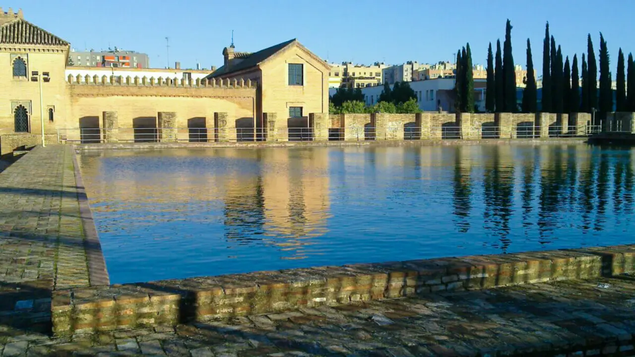 Palacio de los Jardines de la Buhaira. Juanjo Marin, CC BY-SA 2.0, via Wikimedia Commons