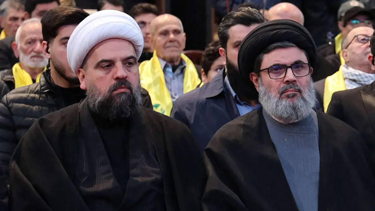 El clérigo chií libanés y alto funcionario de Hezbolá Hashim Safi al-Din y el Gran Muftí Jaafari Ahmad Qabalan - AFP/ ANWAR AMRO
