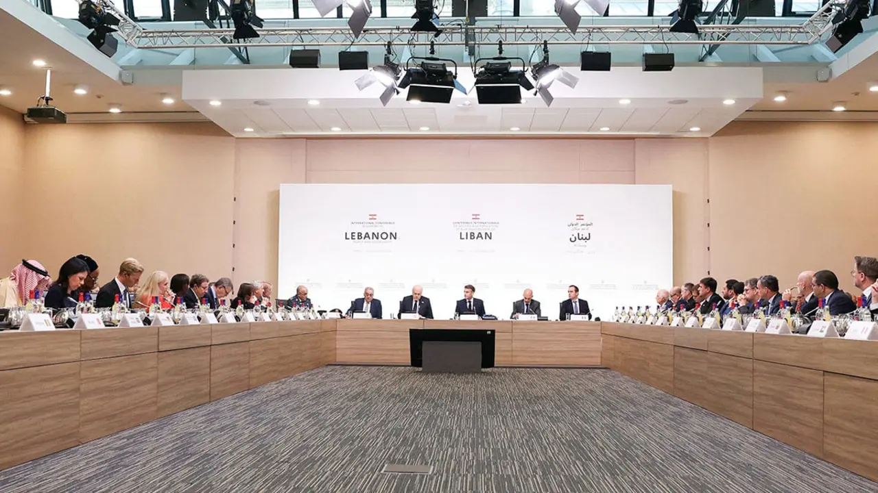 <p>El presidente francés, Emmanuel Macron, inaugura una conferencia sobre el Líbano el 24 de octubre de 2024, con la esperanza de movilizar a la comunidad internacional para recaudar al menos 400 millones de dólares solicitados por las Naciones Unidas para ayudar a las personas desplazadas por el conflicto entre Israel y Hezbolá - REUTERS/ ALAIN JOCARD&nbsp;</p>
