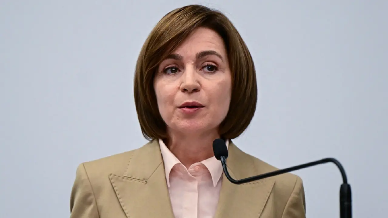 La presidenta de Moldavia, Maia Sandu, asiste a una rueda de prensa en su sede de campaña en Chisinau el 21 de octubre de 2024 - PHOTO/Daniel MIHAILESCU/AFP