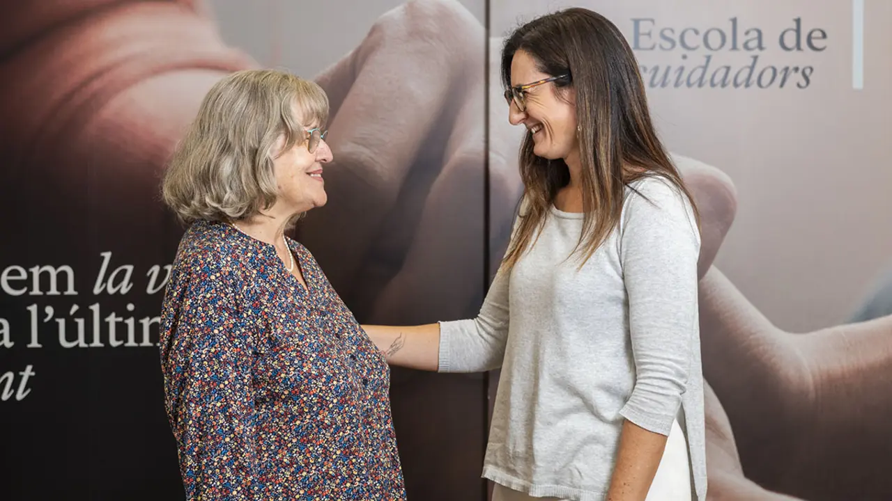 Desde 2018, la Escuela de Cuidadores ha organizado más de 2.000 talleres, atendiendo a casi 8.000 personas - PHOTO/ Anabella Condoleo. Fundación "la Caixa"