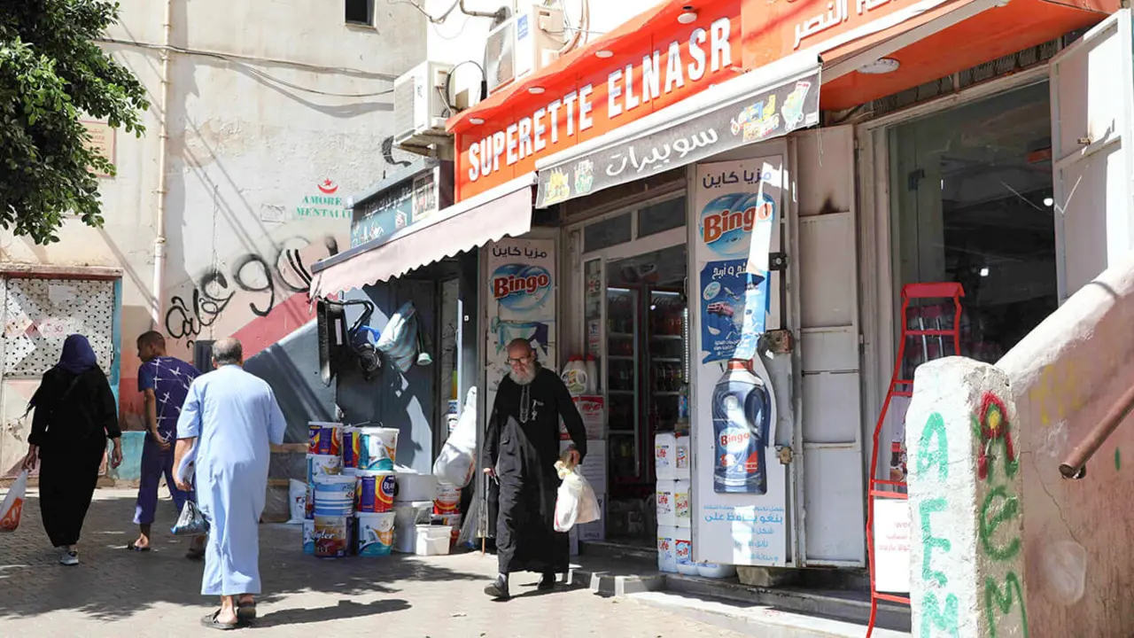 Pequeño supermercado en un barrio residencial de la capital, Argel - PHOTO/AFP