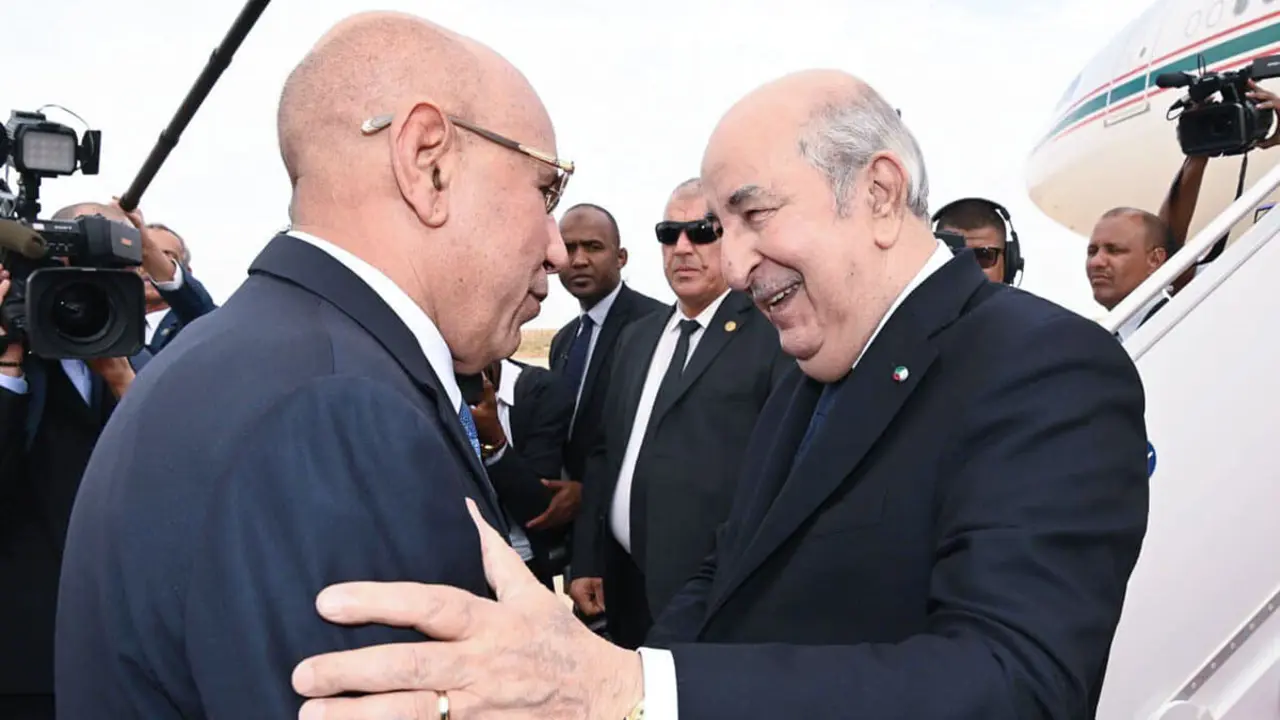 Recibimiento de Mohamed Ould Ghazouani, presidente de la República Islámica de Mauritania, a Abdelmadjid Tebboune, presidente de Argelia, en su primera visita al país mauritano - PHOTO/AlgerianPresidency