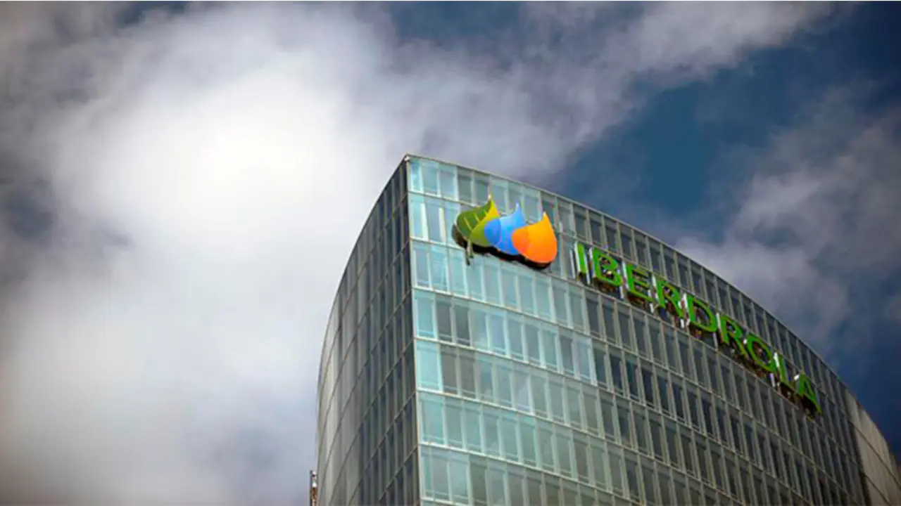 <p>Foto de la Torre Iberdrola, en Bilbao</p>
