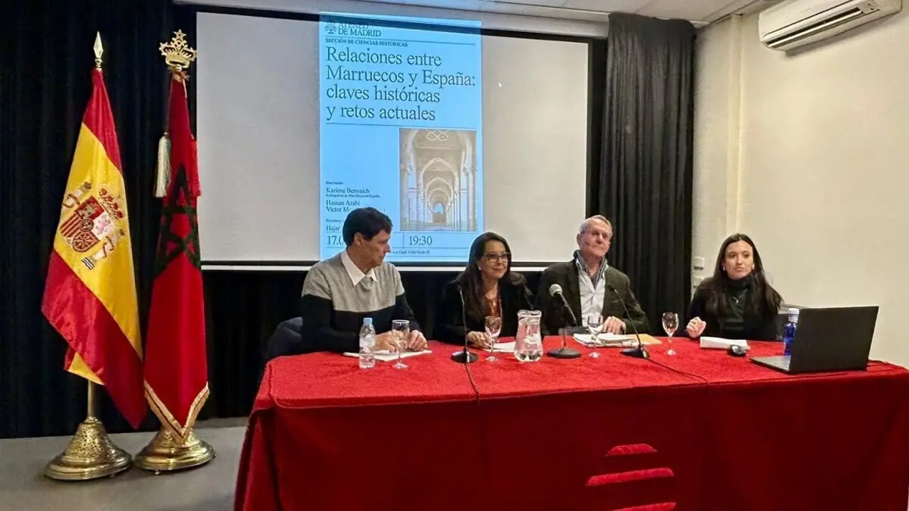 Karima Benyaich, embajadora de Marruecos en España, durante su intervención en el Ateneo de Madrid