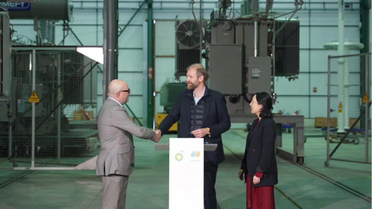 Iberdrola-bp-adjudican-equipo-principal-H2-Castello%CC%81n-726x484
