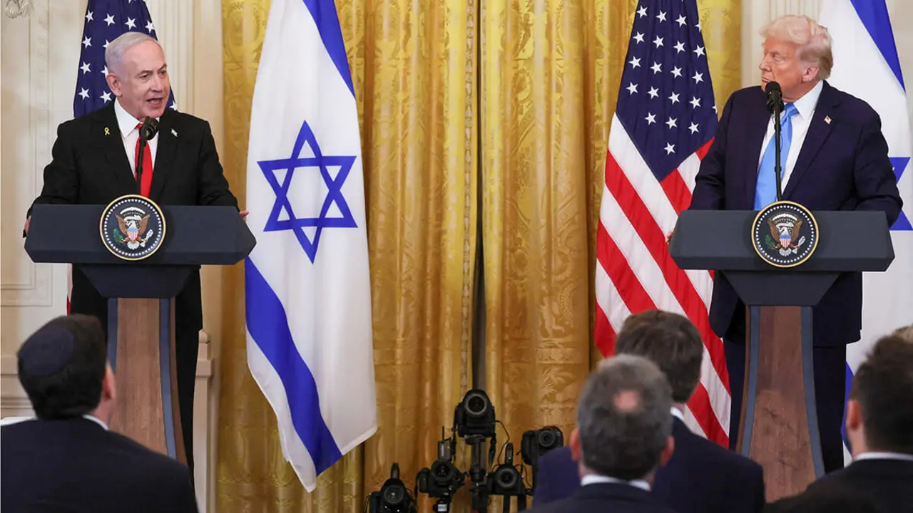 &nbsp;El presidente estadounidense Donald Trump y el primer ministro israelí Benjamin Netanyahu celebran una conferencia de prensa conjunta en la Sala Este de la Casa Blanca en Washington, EE.UU., el 4 de febrero de 2025 - REUTERS/ LEAH MILLIS