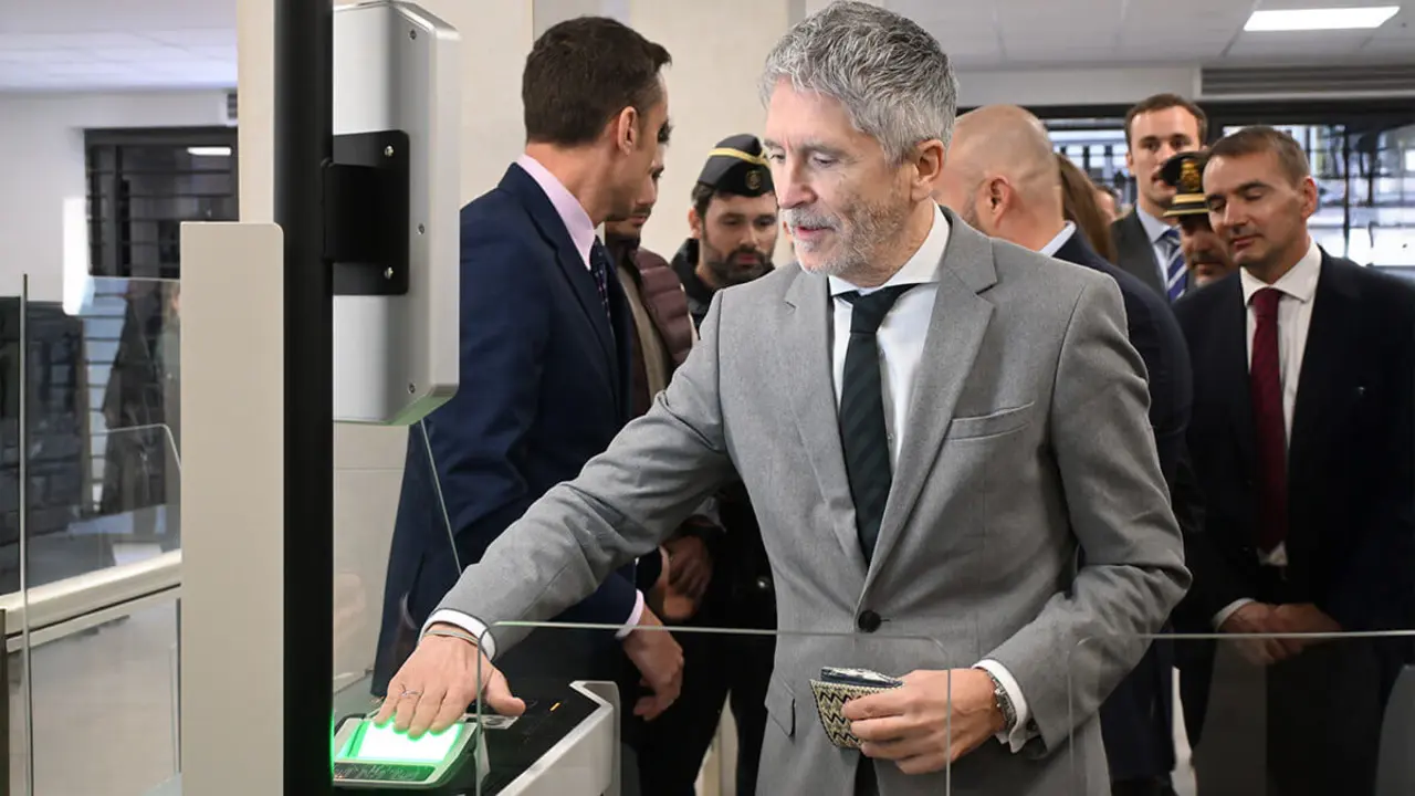 El Ministro ha visitado las nuevas instalaciones de Beni Enzar, que ha completado su modernización con una inversión de 11 millones de euros - PHOTO/ @DelegGobMl