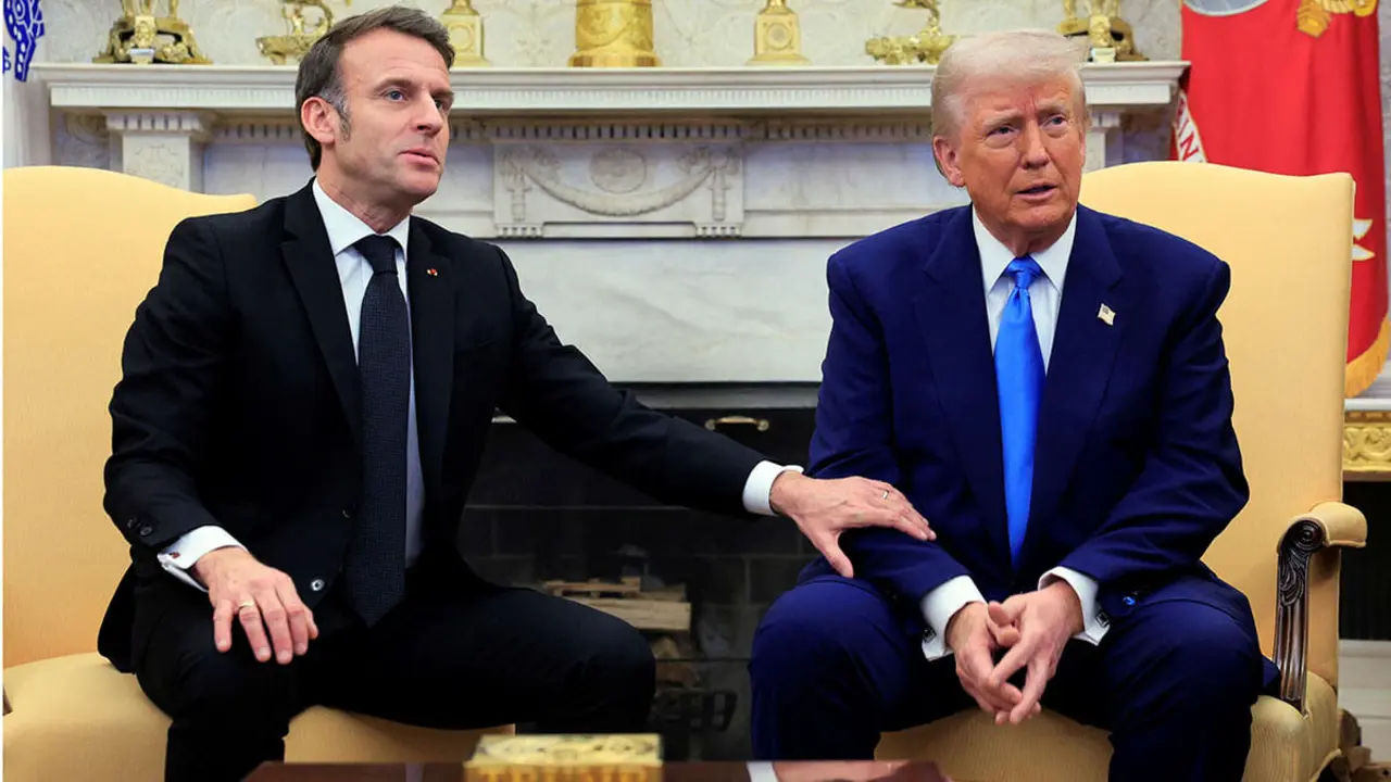 El presidente francés, Emmanuel Macron, y el presidente estadounidense, Donald Trump, se reúnen en la Casa Blanca en Washington, DC, EE.UU., el 24 de febrero de 2025 - REUTERS/ BRIAN SNYDER