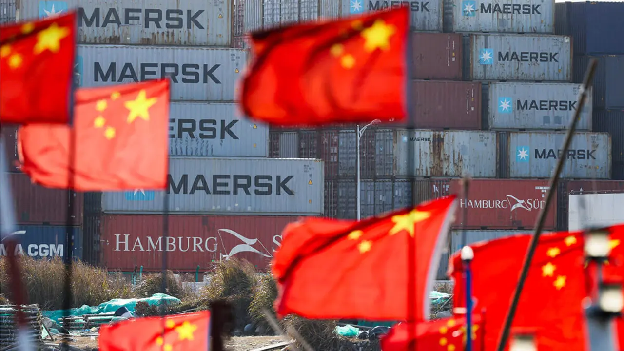 Contenedores de carga en el puerto de Yangshan, en las afueras de Shanghái, China - REUTERS/ GO NAKAMURA