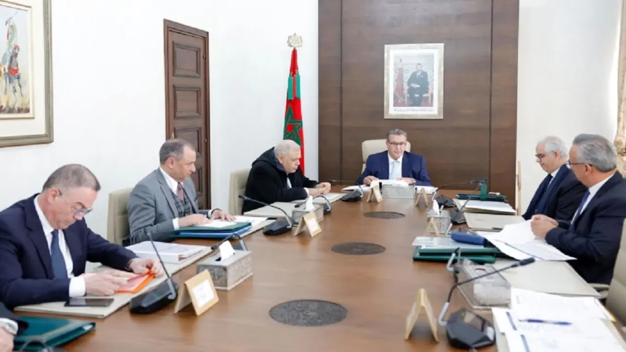 El jefe del Gobierno Aziz Akhannouch preside una reunión del comité directivo encargado de la “Oferta de Marruecos” para el hidrógeno verde – PHOTO/OFICINA DEL JEFE DEL GOBIERNO DE MARRUECOS
