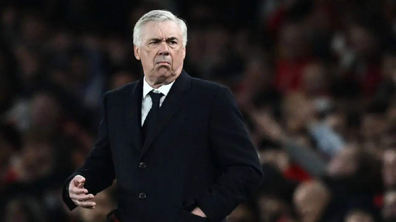 Carlo Ancelotti en el partido entre el Arsenal y el Real Madrid de Champions League - PHOTO/REUTERS/DYLAN MARTÍNEZ
