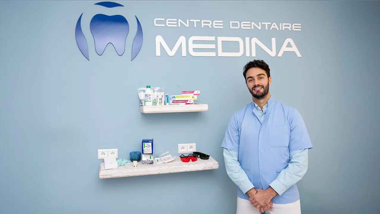 Ismail Bouhlal, odontólogo y propietario del Centro Dental Medina - ATALAYAR/GUILLERMO LÓPEZ