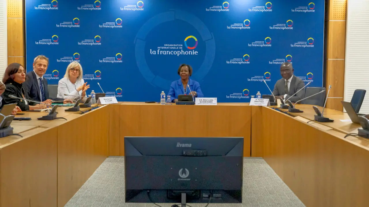 Louise Mushikiwabo, secretaria general de la Francofonía, durante una reunión con una delegación francesa encabezada por Yaël Braun-Pivet, presidenta de la Asamblea Nacional Francesa - PHOTO/OIF
