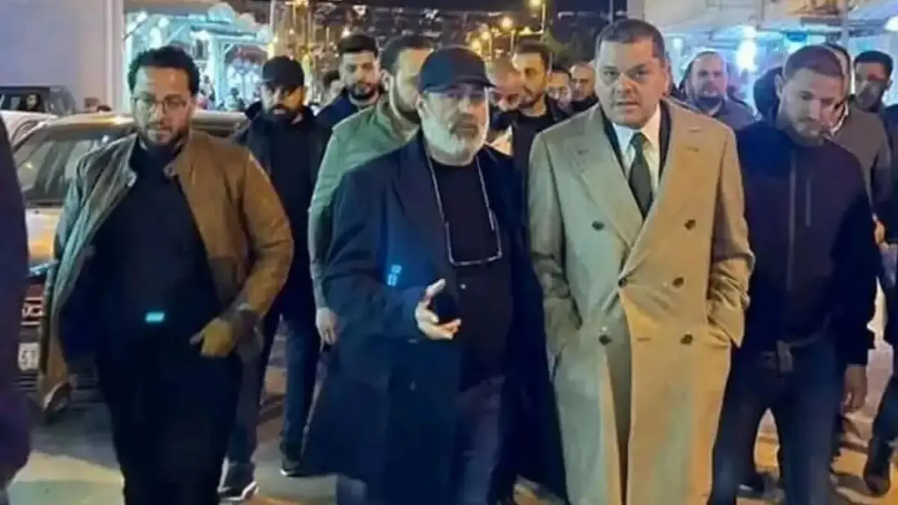 El presidente del Gobierno de Libia en Trípoli, Abdelhamid &nbsp;Dbeiba con Gniwa Elkikli, líder asesinado de una milicia libia