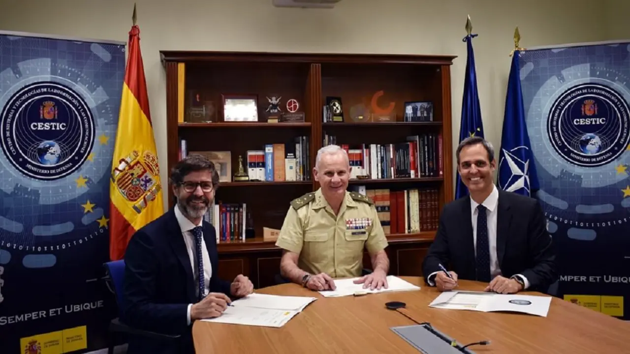 Firma del acuerdo entre CESTIC e Indra Group