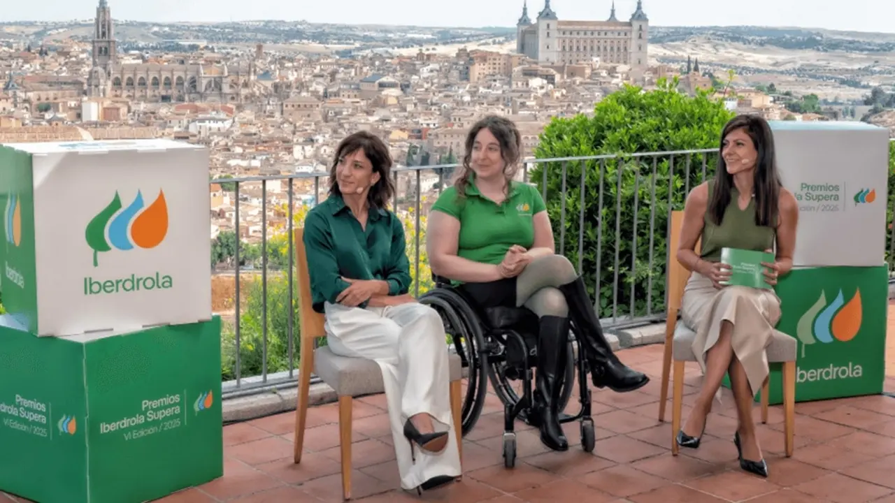 De izquierda a derecha: la karateka Sandra Sánchez, la halterófila Loida Zabala y Laura Gil de Iberdrola España - PHOTO/IBERDROLA