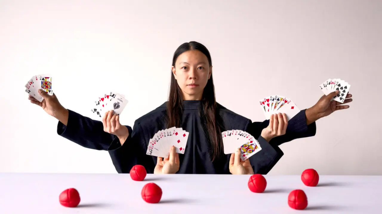 <p>'Heka', el espectáculo de la compañía internacional Gandini Juggling se podrá ver en CaixaForum Madrid © Camilla_Greenwell</p>
