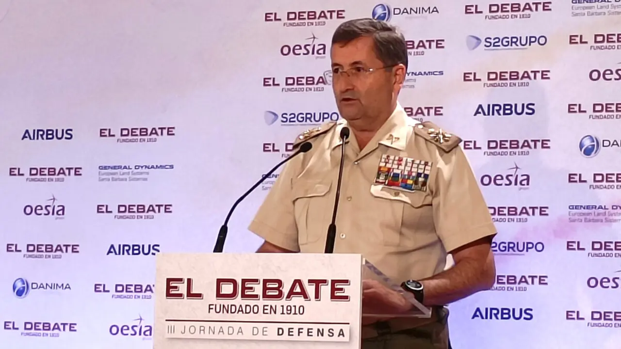 El general Enseñat ha expuesto ante los directivos del tejido de la defensa española que el Ejército lucha con el inconveniente que conlleva la fragmentación de la industria de sistemas terrestres -&nbsp;PHOTO/JPons