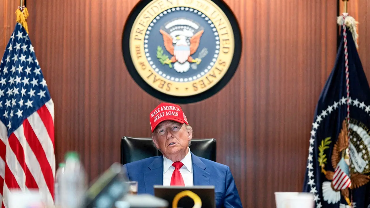 <p>El presidente de EE. UU., Donald Trump, se reúne con el presidente en la Sala de Situación de la Casa Blanca en Washington, D.C., EE. UU., el 21 de junio de 2025 - PHOTO/ La Casa Blanca vía REUTERS</p>
